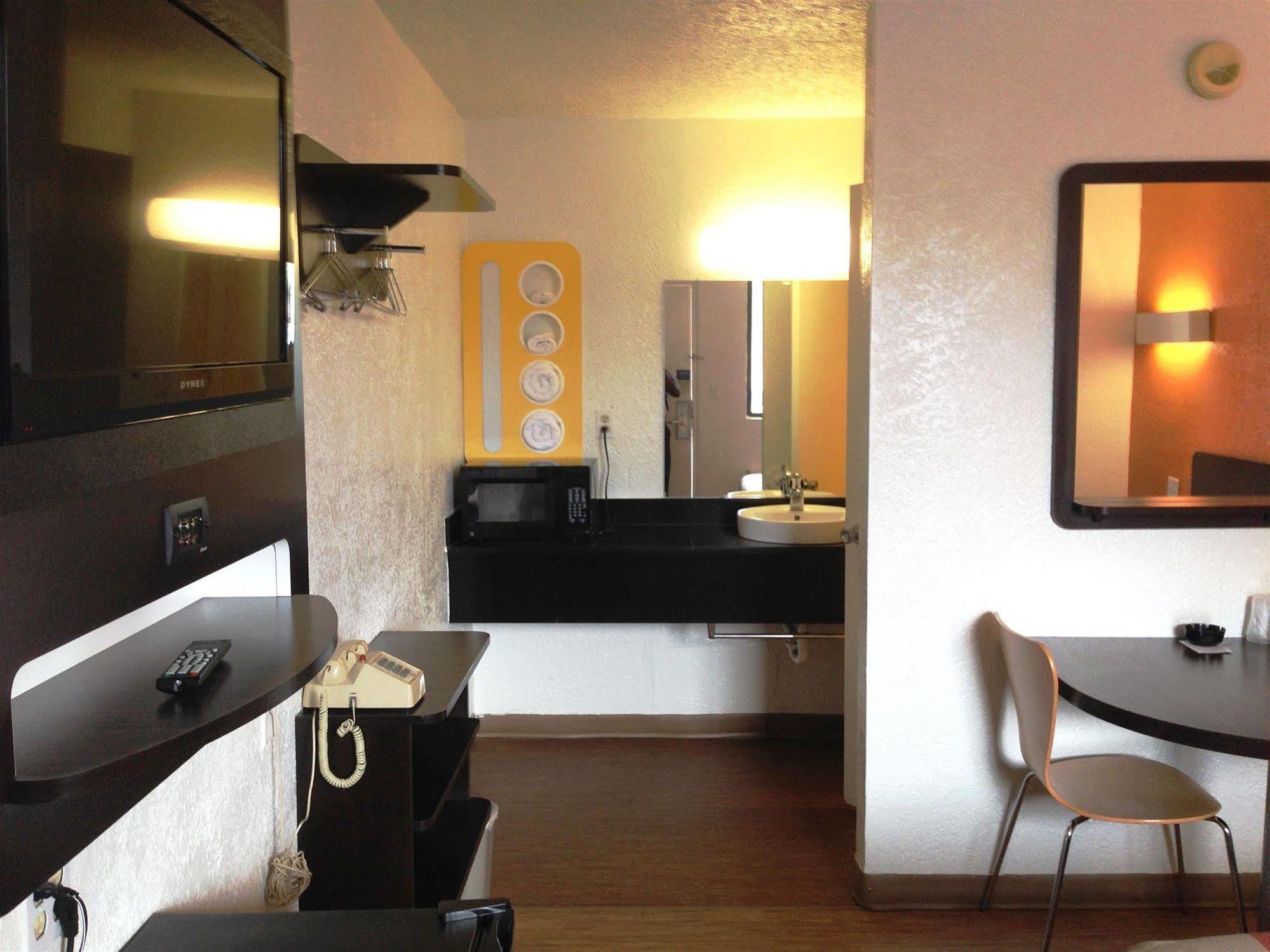 Motel 6-Oklahoma City, Ok - Frontier City Εξωτερικό φωτογραφία